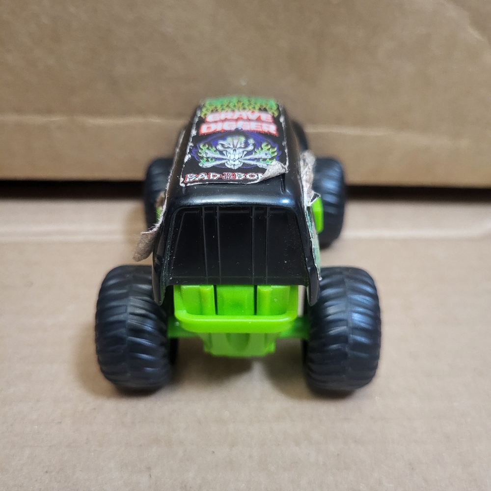 Mcdonald's 2015 Grave Digger Monster Jam Truck Happy Meal Toy - Picture 4 of 6